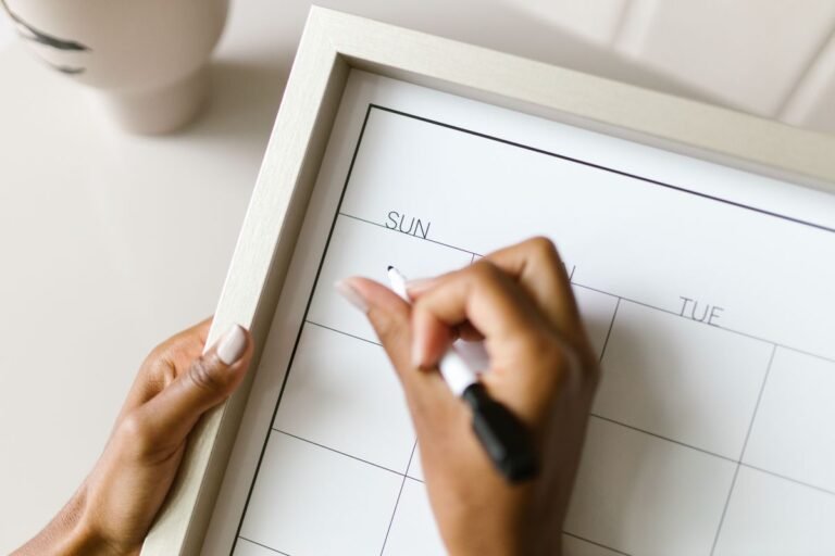 Imagen de referencia de EKOIO Calendario Digital Familiar de 10.1" con Pantalla Táctil